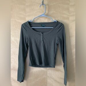 Selling green crop long sleeve